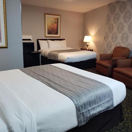 Regency Inn & Suites Cornwall Exteriör bild