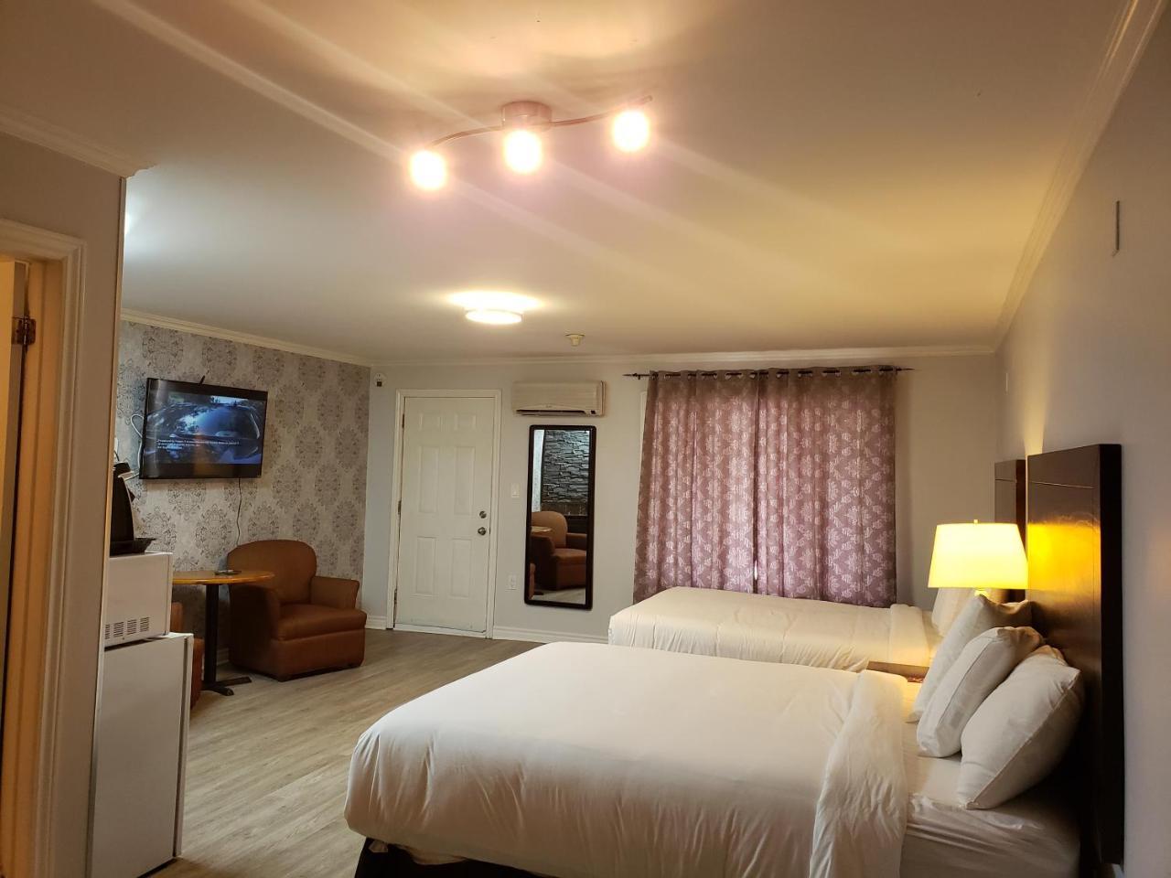 Regency Inn & Suites Cornwall Exteriör bild